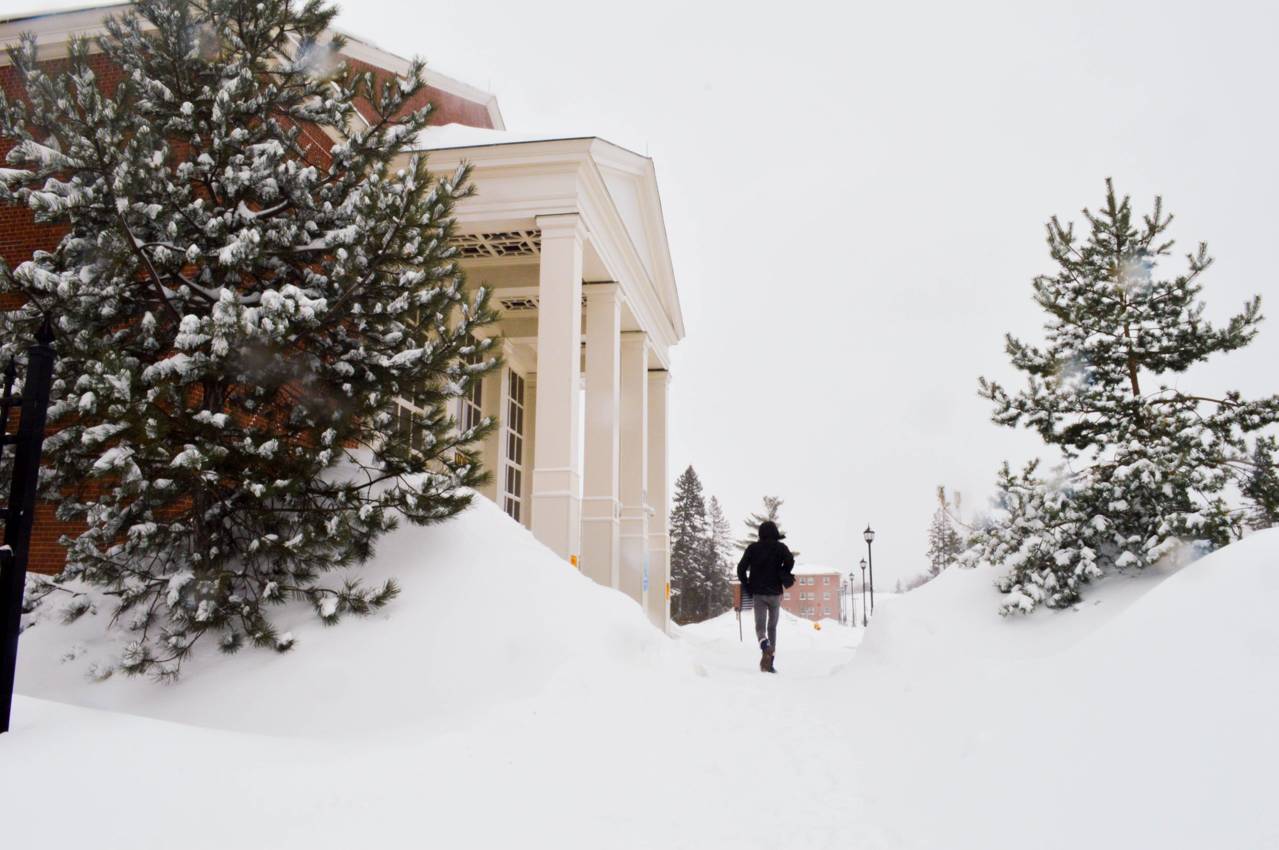 Infrequent class cancellations force “trade-off” between safety and academics in worsening winter weather